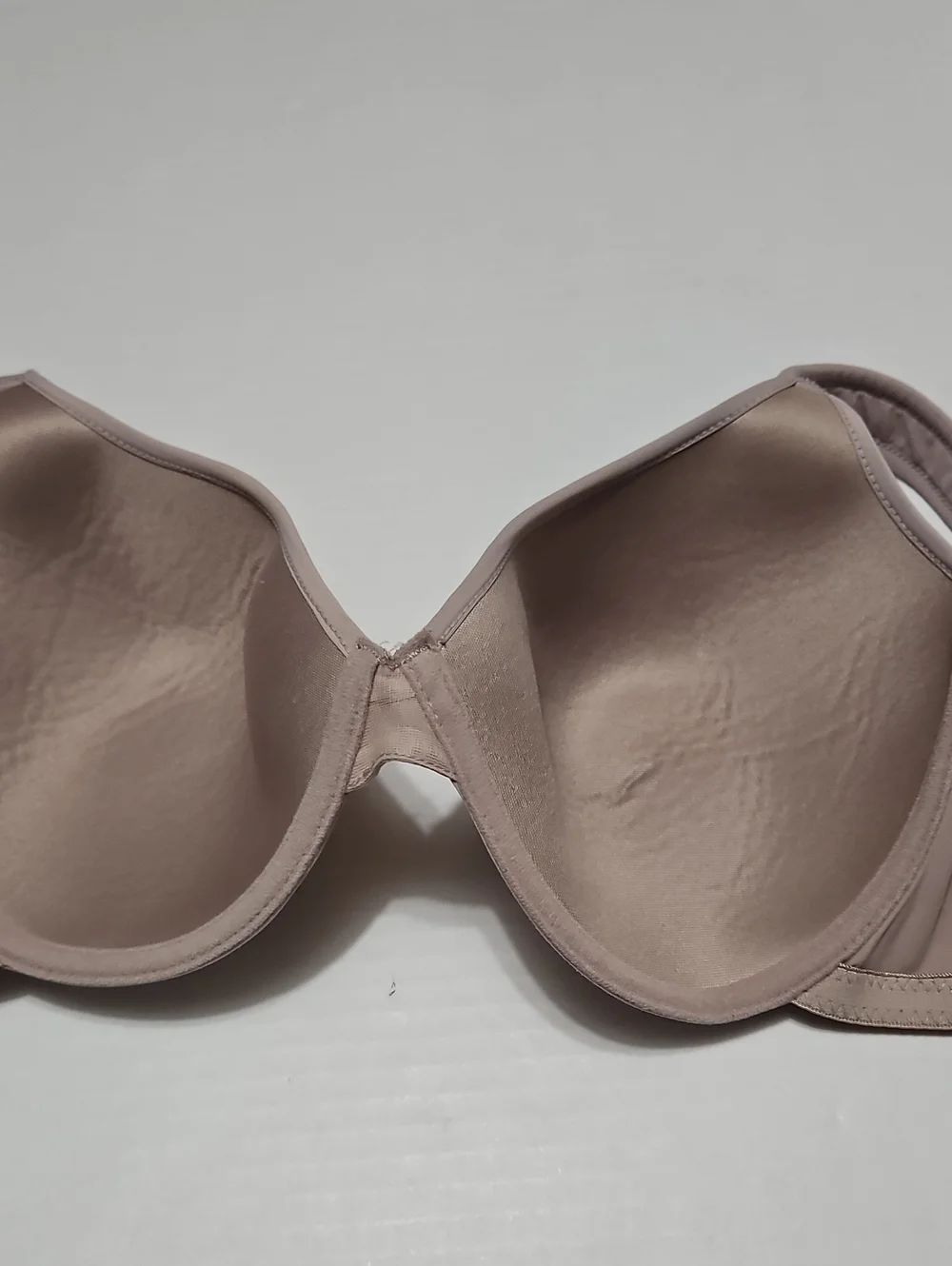 Vince Camuto Nude/Taupe Seamless Molded T-Shirt Underwire Bra Size 38D